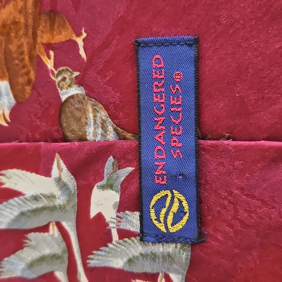 Vintage Endangered Species Silk Tie - Picture 3 of 8